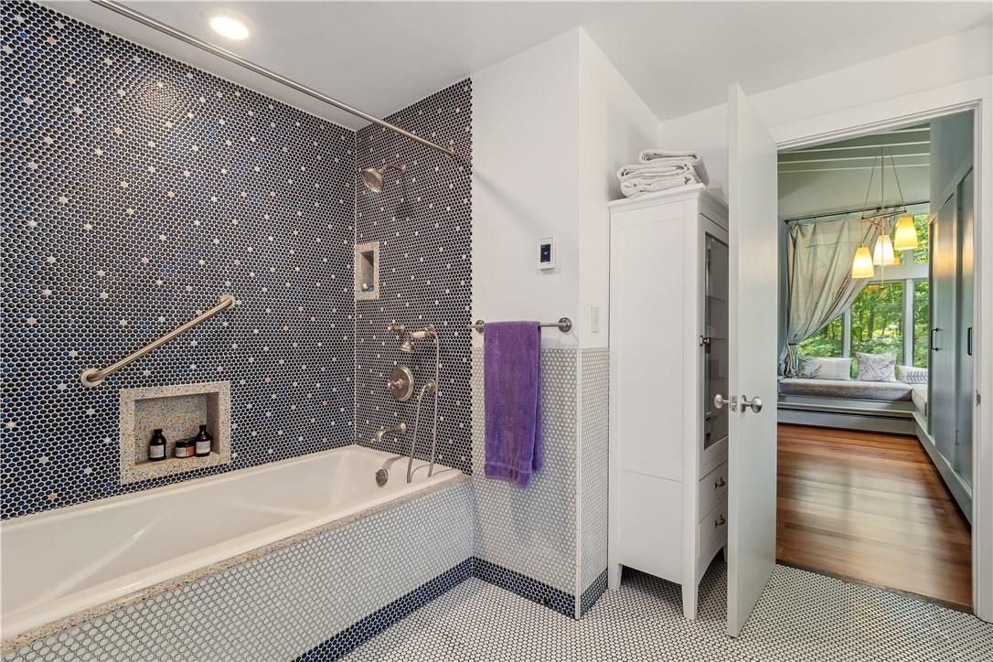 Bathroom, Interior, Recessed Lighting, Wood Texture Flooring