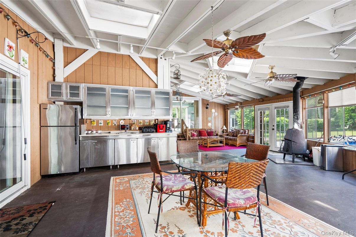 Dining room, Interior, Kitchen, Stainless Steel Appliances