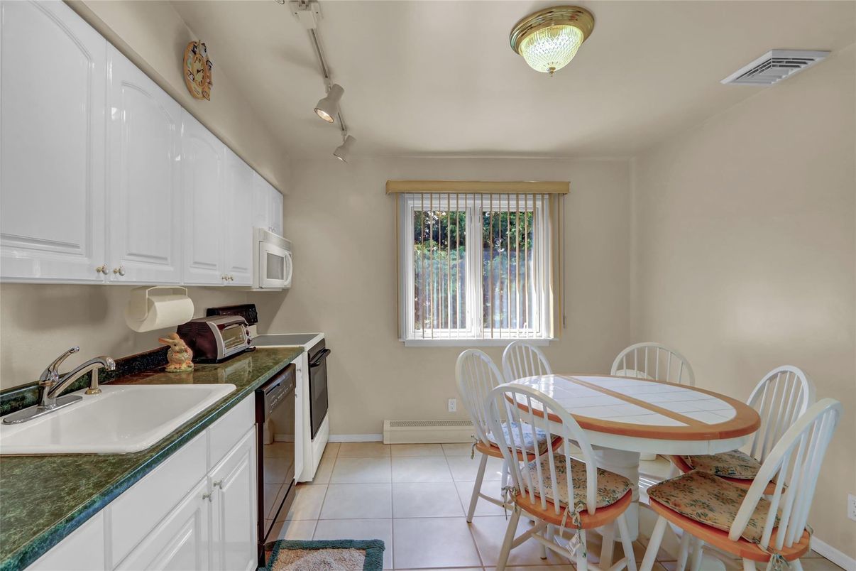 Dining room, Interior