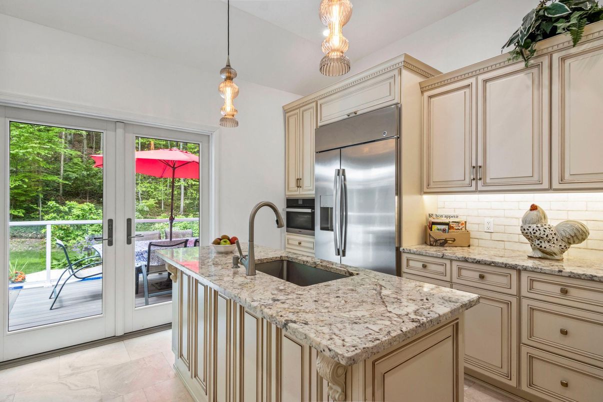 Interior, Kitchen, Pendant Lights, Stainless Steel Appliances