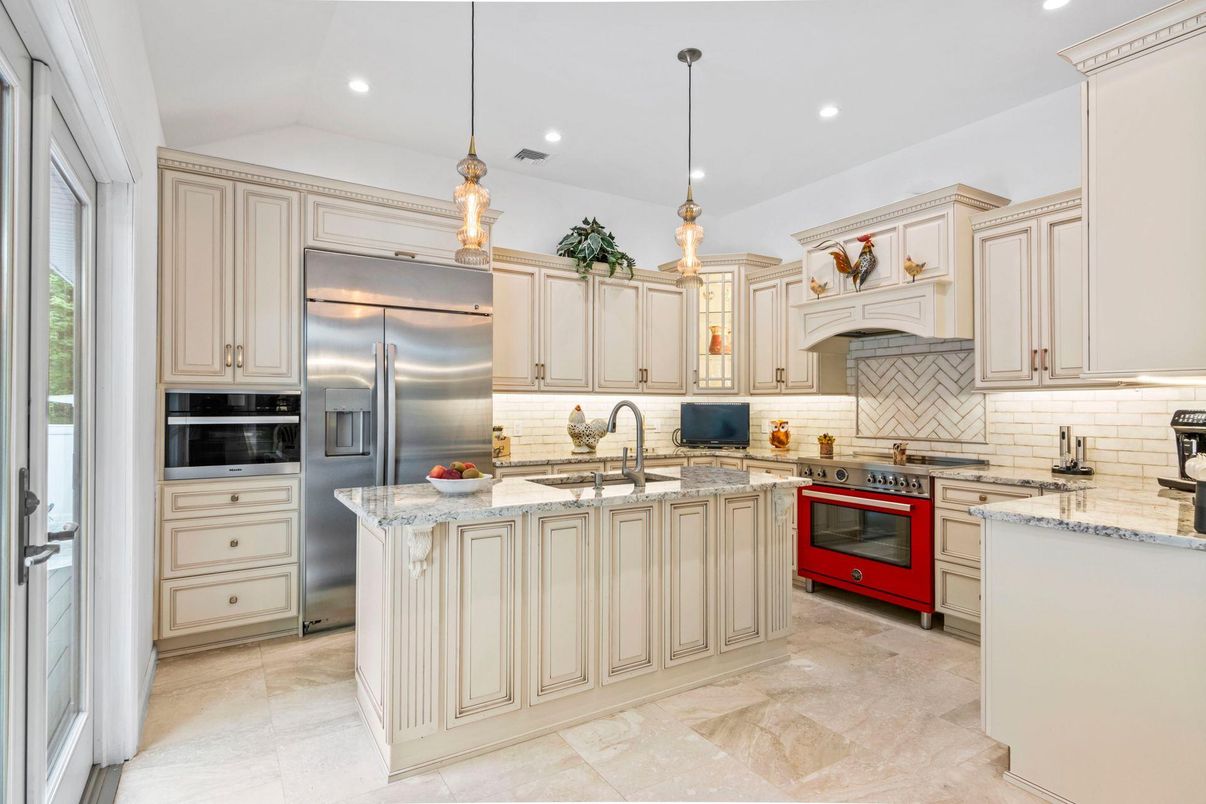 Interior, Kitchen, Pendant Lights, Recessed Lighting, Stainless Steel Appliances