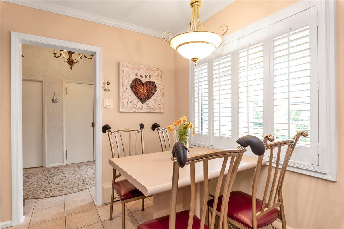 Dining room, Interior