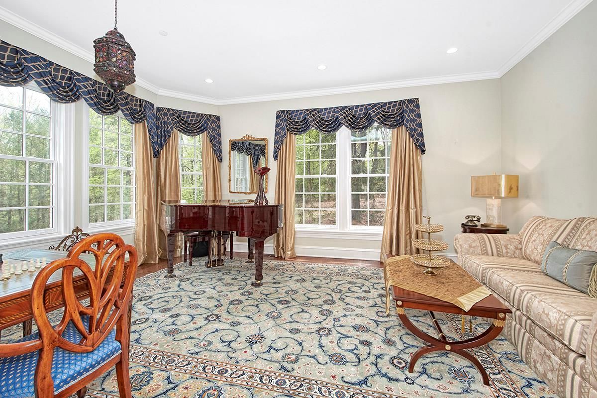 Interior, Living room, Pendant Lights, Piano, Recessed Lighting