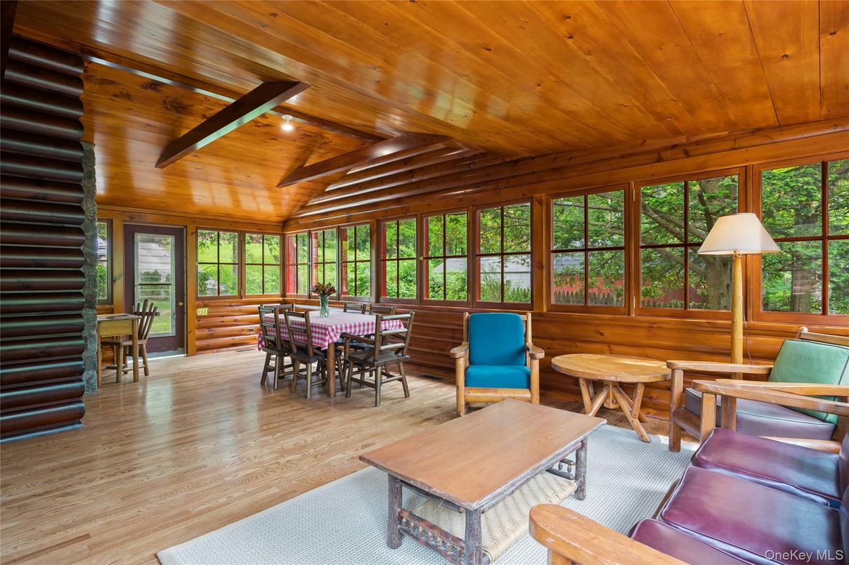 Dining room, Interior, Living room, Sun Room, Wooden Beams, Wooden Ceilings, Wood Texture Flooring