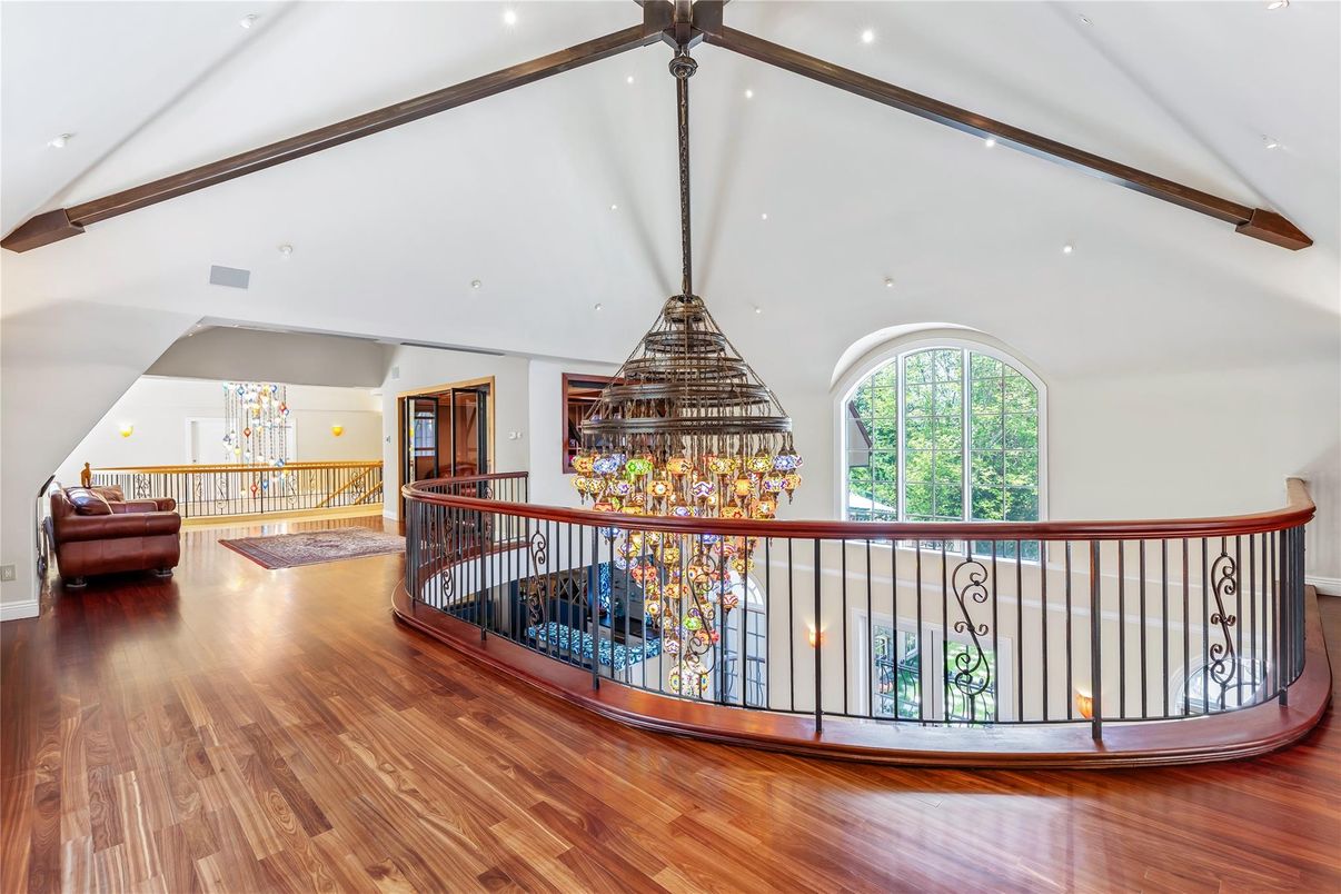 Interior, Recessed Lighting, Wooden Beams, Wood Texture Flooring