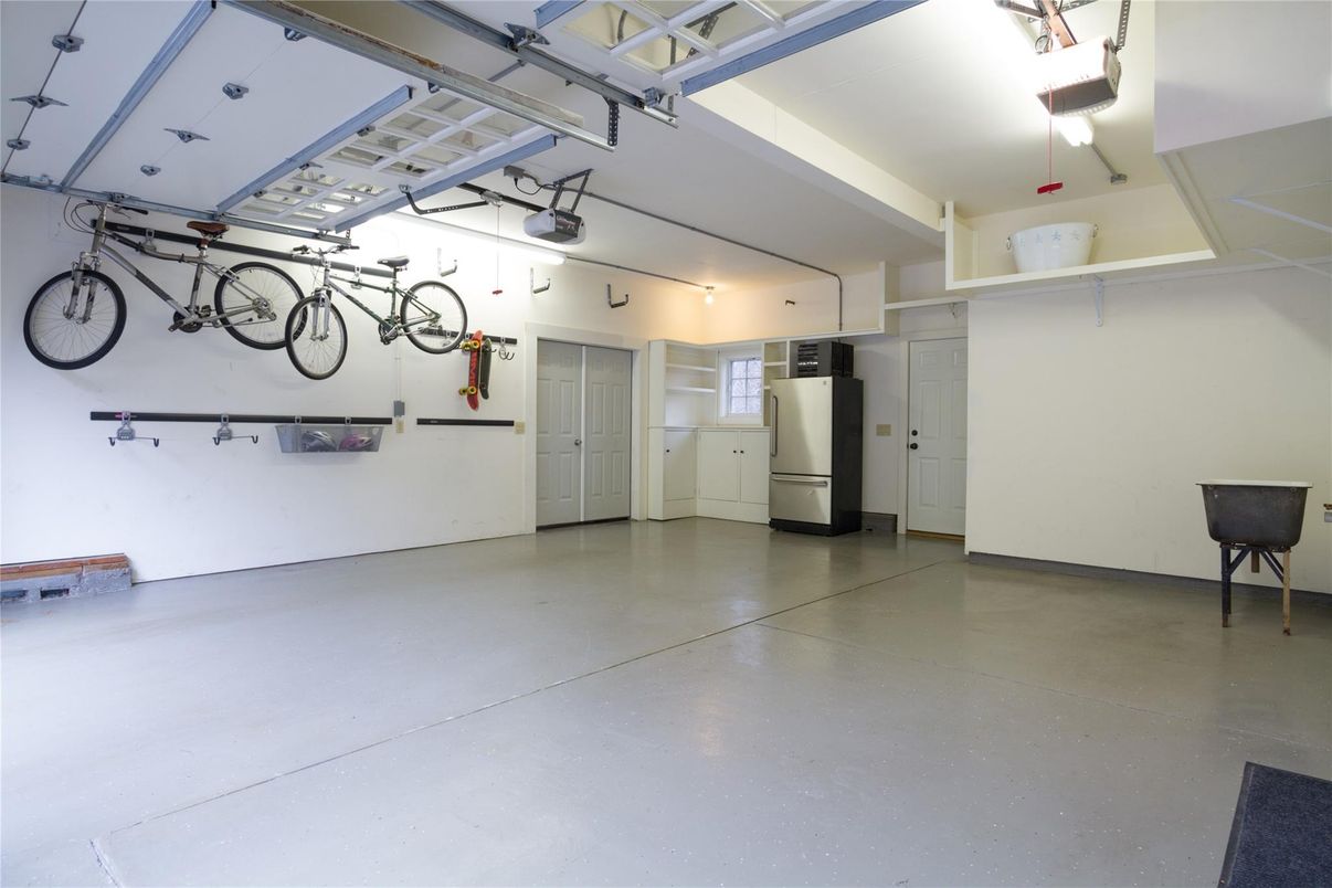 Garage, Interior, Washer