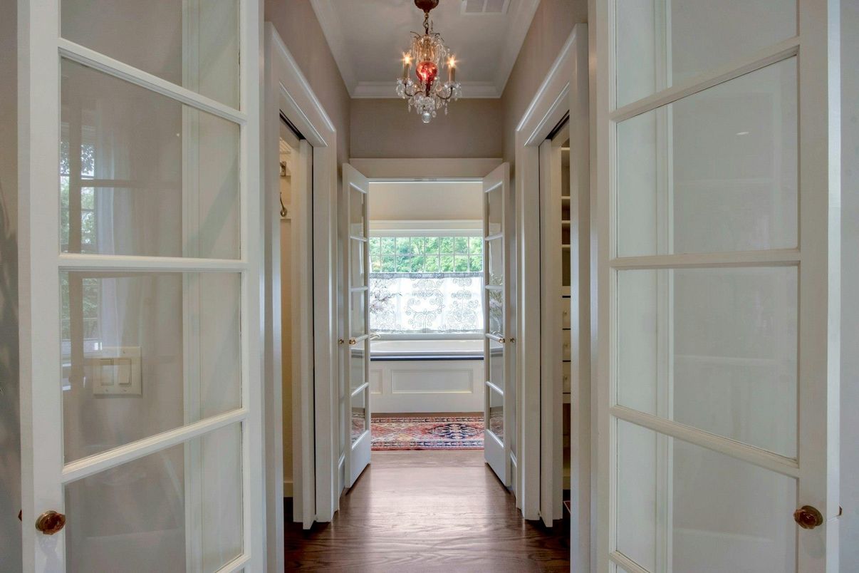Chandelier, Interior, Wood Texture Flooring