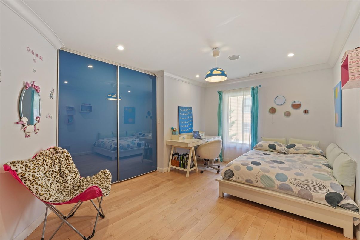 Bedroom, Home Office, Interior, Pendant Lights, Recessed Lighting, Wood Texture Flooring