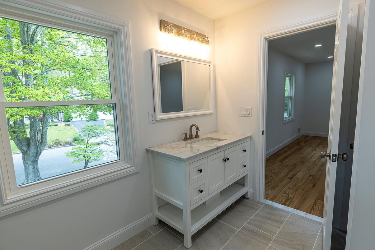 Bathroom, Interior, Recessed Lighting, Wood Texture Flooring