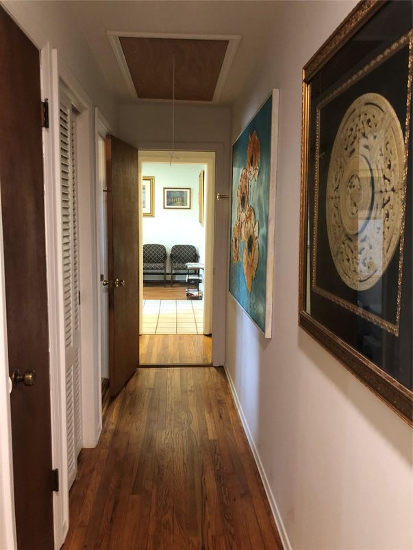 Interior, Pendant Lights, Wood Texture Flooring