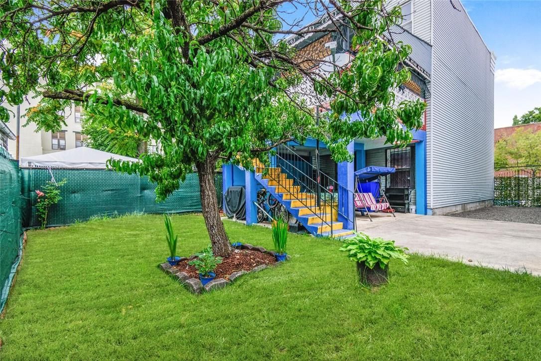 Backyard, Exterior, Playground