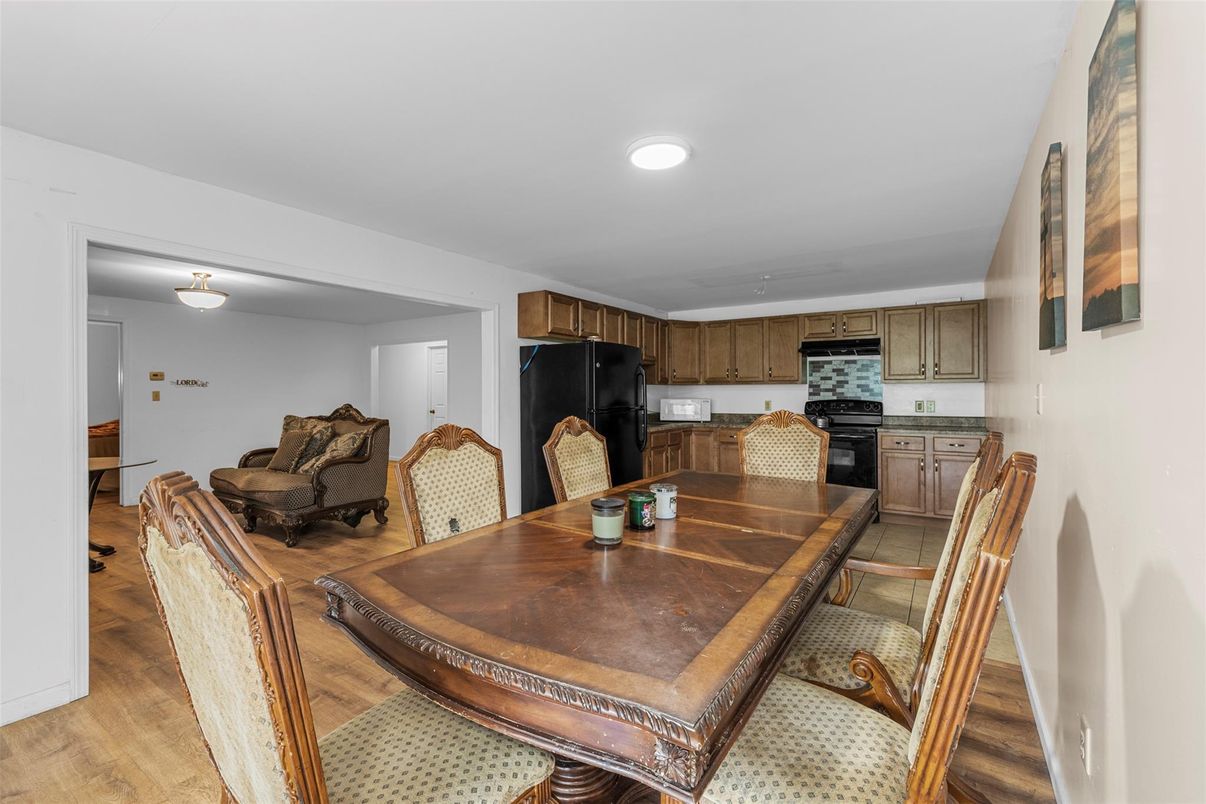 Dining room, Interior, Kitchen, Recessed Lighting, Wood Texture Flooring