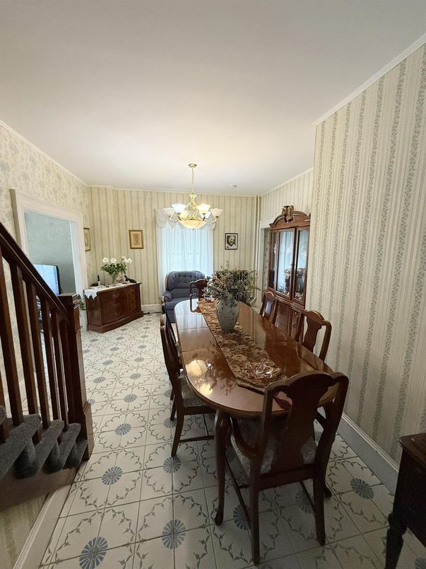 Chandelier, Dining room, Interior