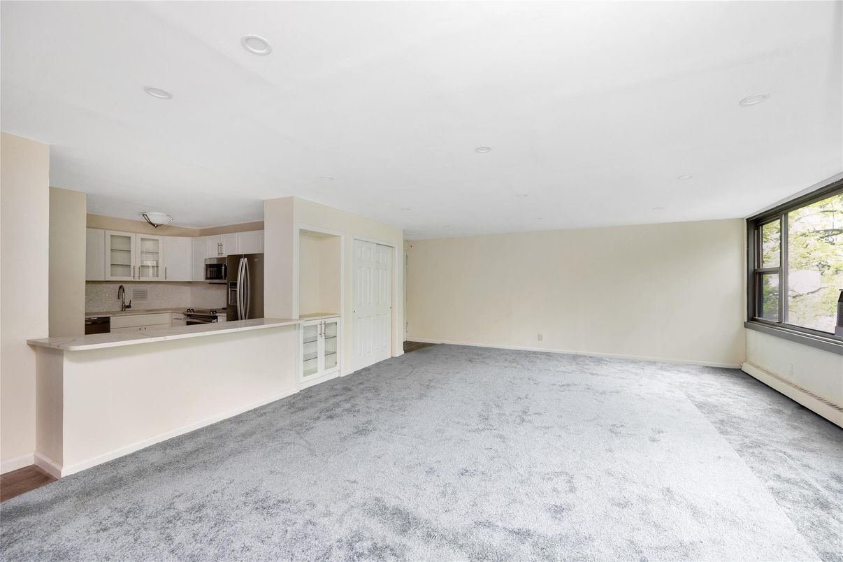 Empty room, Interior, Kitchen, Recessed Lighting