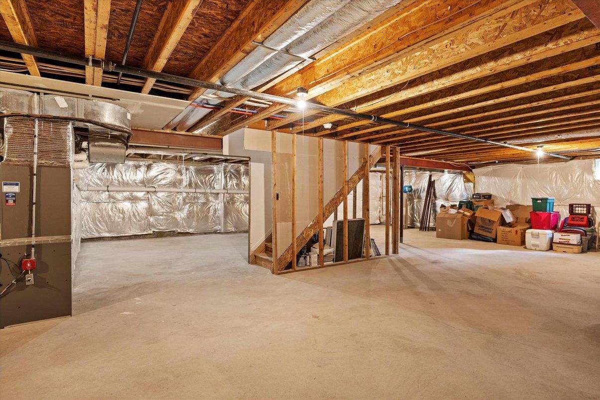 Garage, Interior, Wooden Beams
