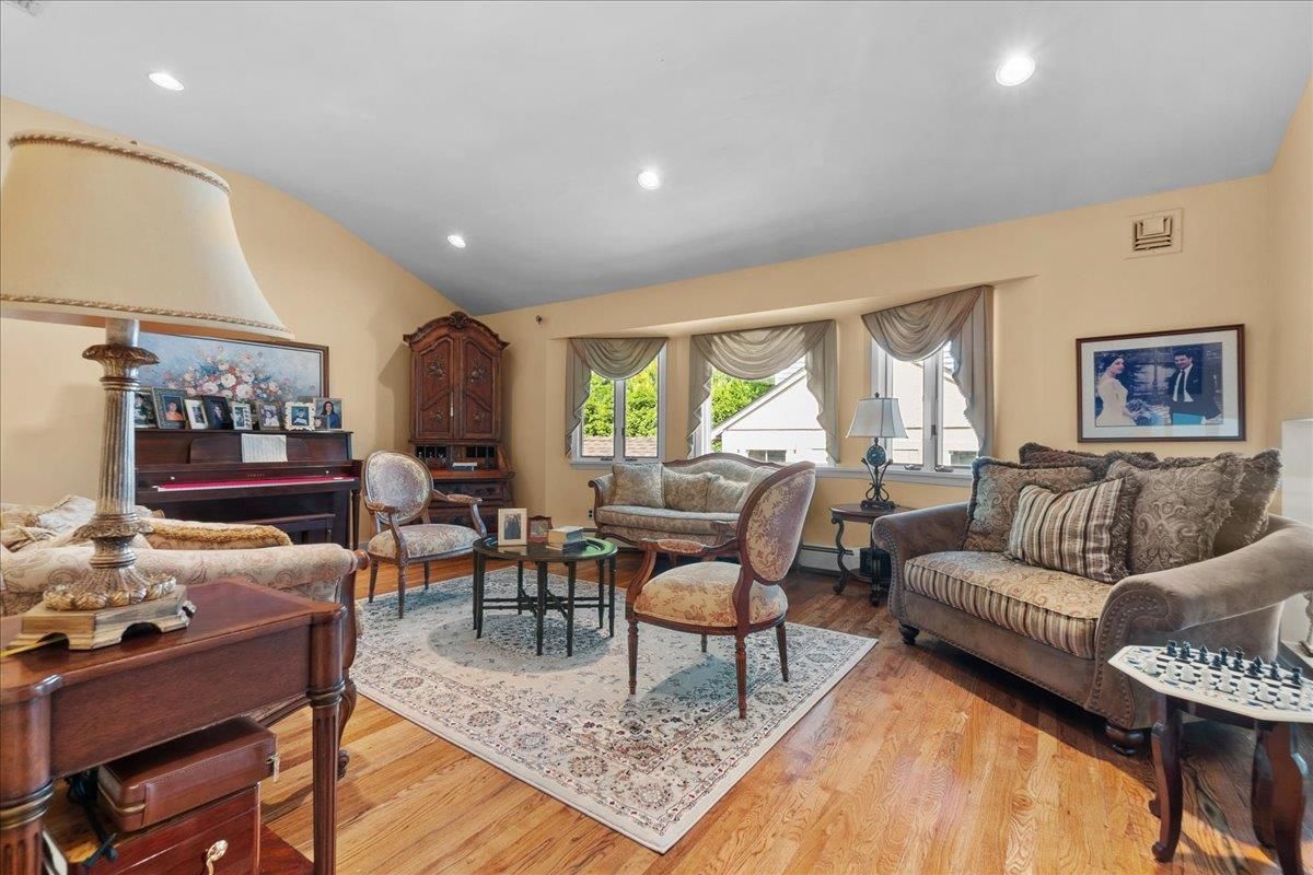 Interior, Living room, Piano, Recessed Lighting, Wood Texture Flooring