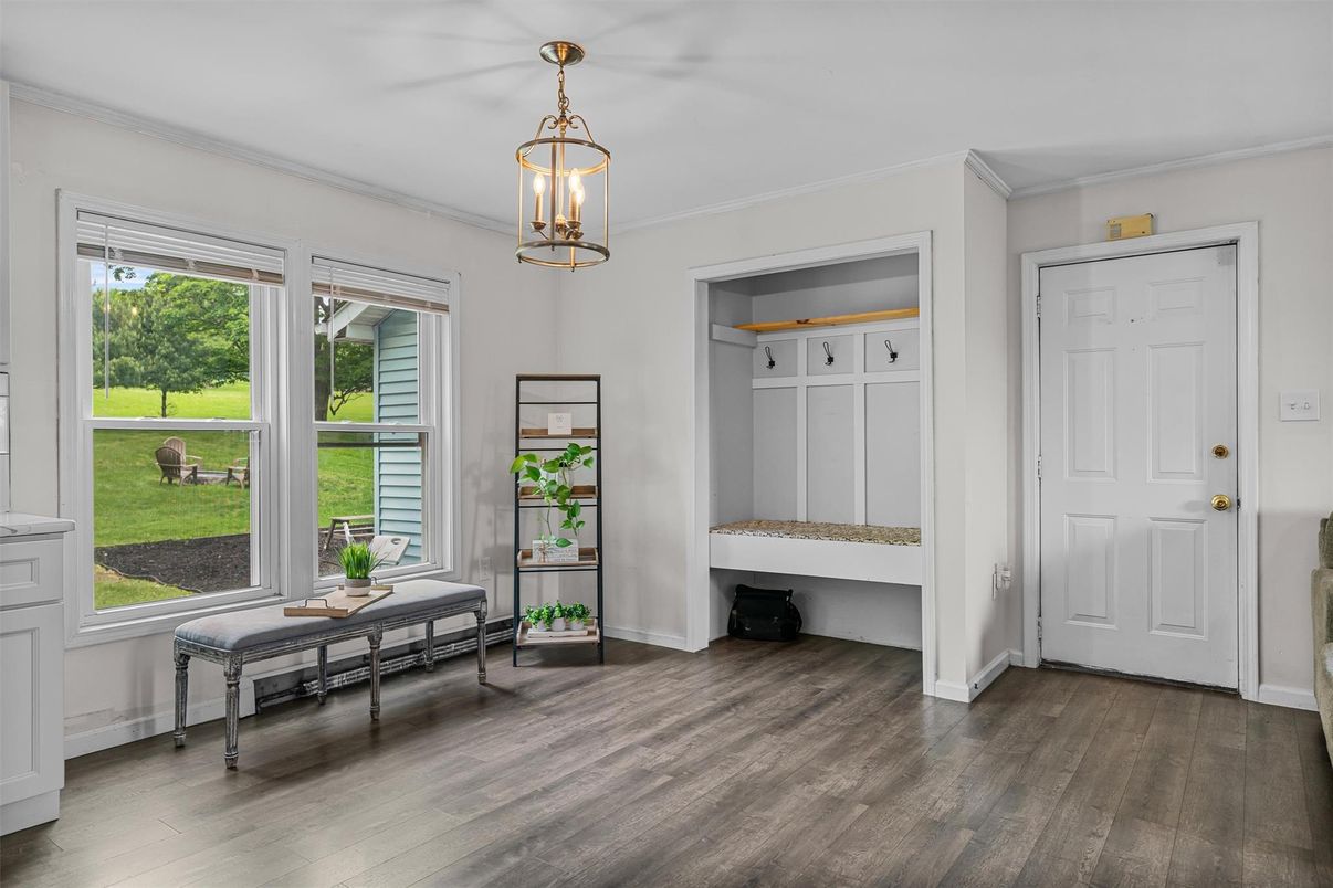 Interior, Pendant Lights, Wood Texture Flooring