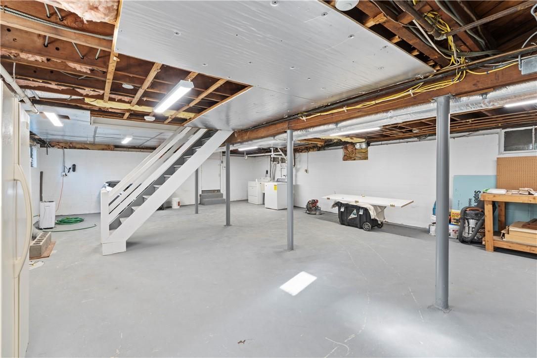 Garage, Interior