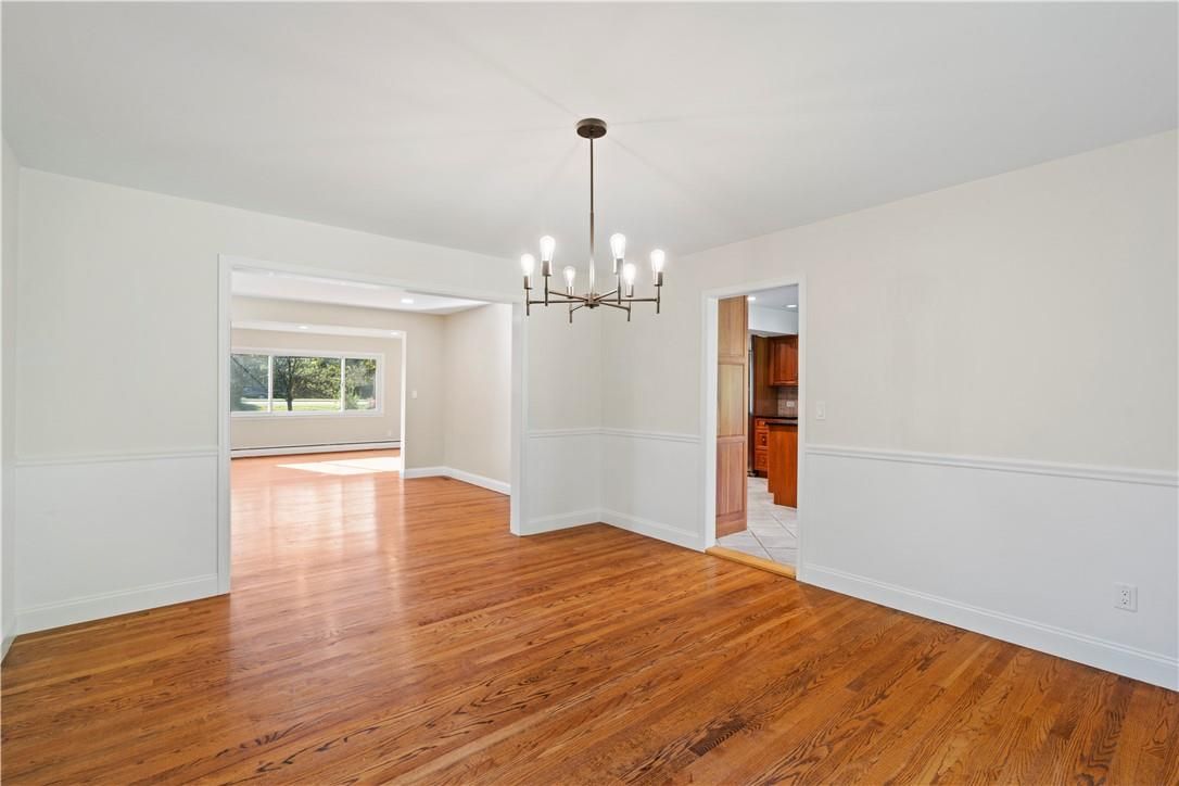 Empty room, Interior, Pendant Lights, Wood Texture Flooring