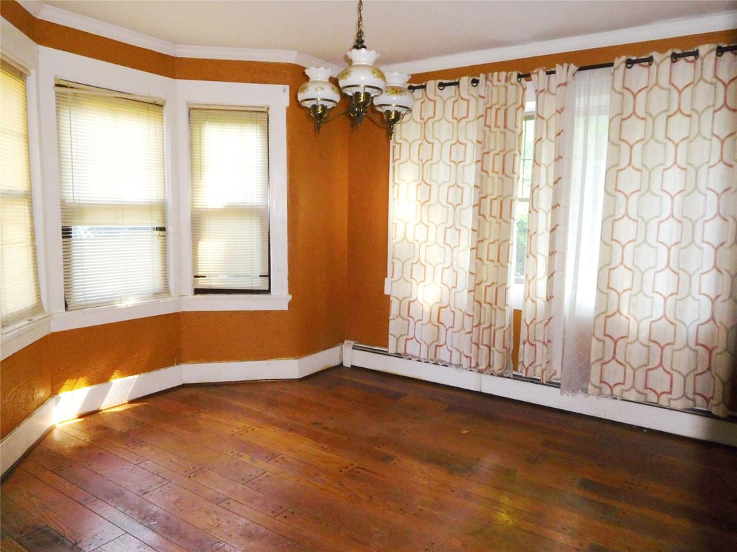 Chandelier, Empty room, Interior, Wood Texture Flooring