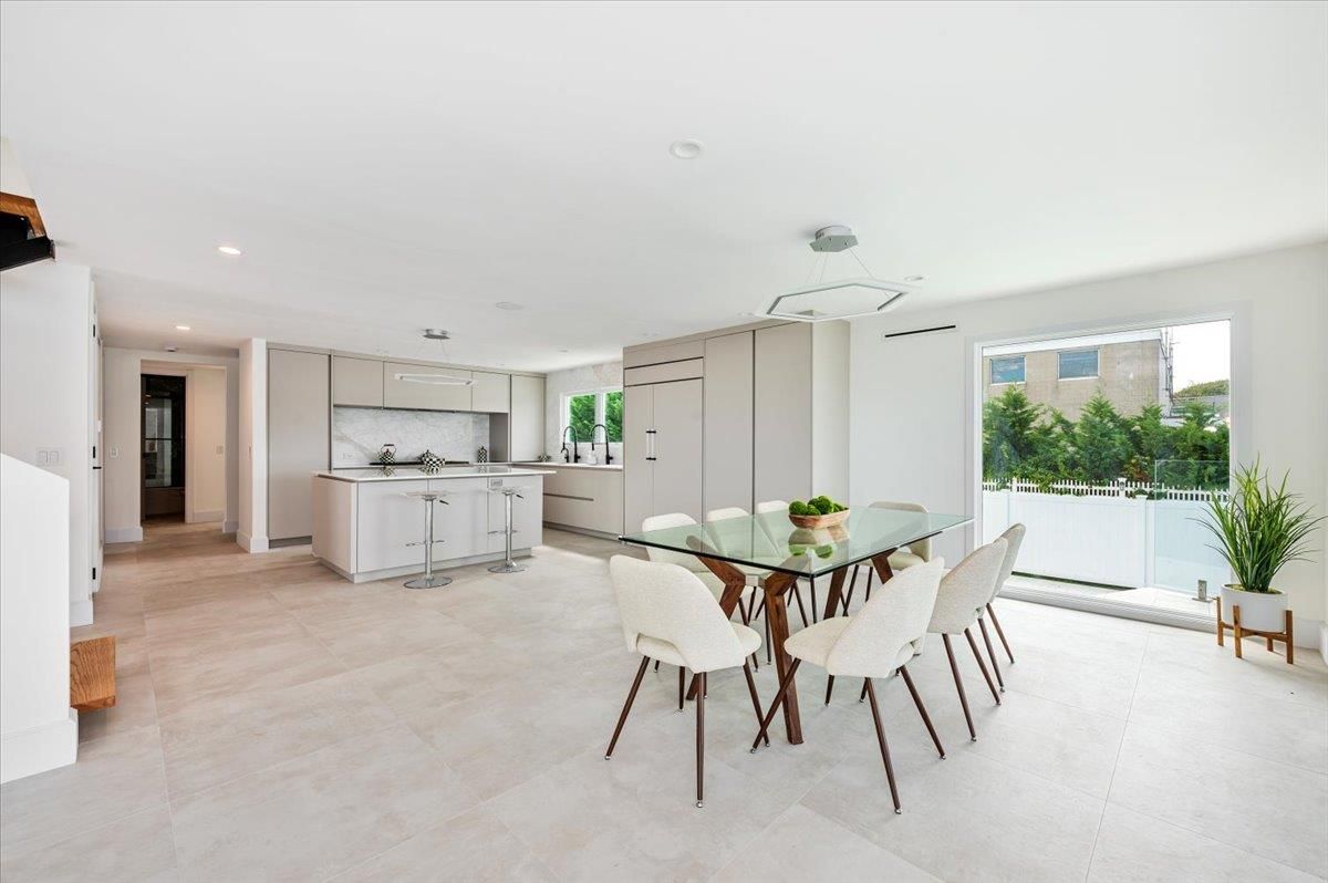 Dining room, Interior, Kitchen, Recessed Lighting