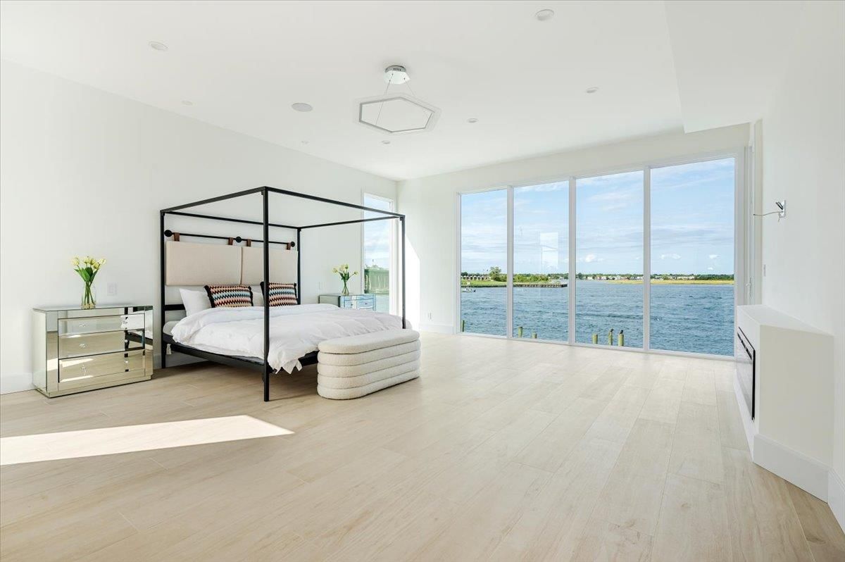 Bedroom, Interior, Recessed Lighting, Water, Wood Texture Flooring