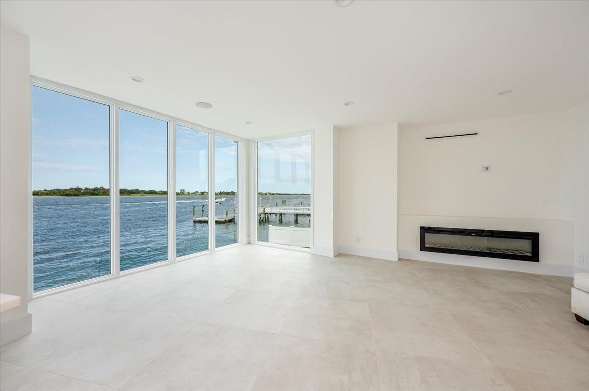 Empty room, Fireplace, Interior, Recessed Lighting, Water