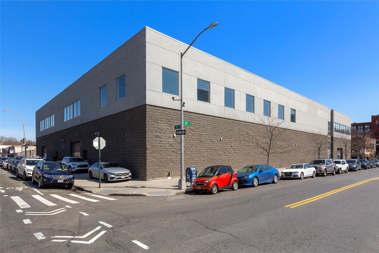 Exterior, Facade, Brick Facade, Highrise