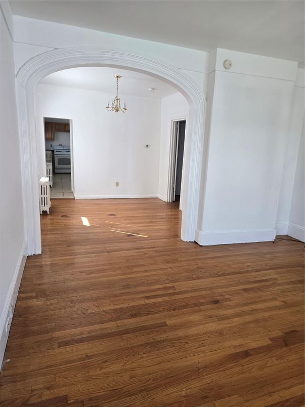 Chandelier, Empty room, Interior, Wood Texture Flooring