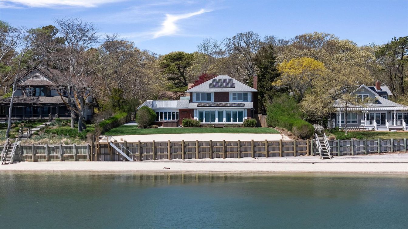 Exterior, Lake