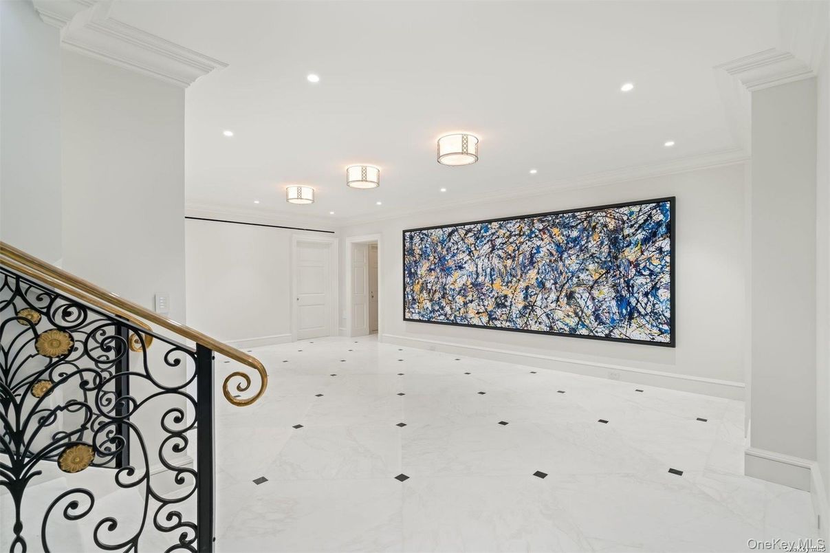 Empty room, Interior, Marble, Recessed Lighting