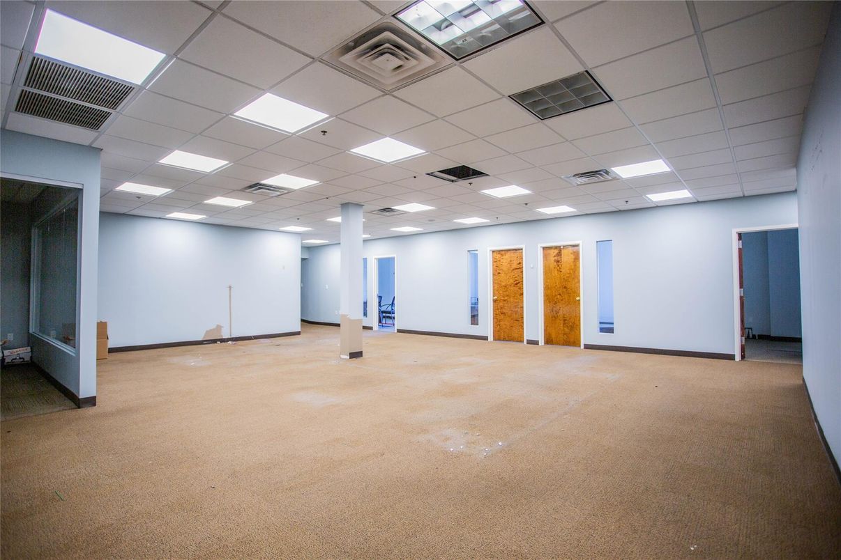 Empty room, Interior, Recessed Lighting
