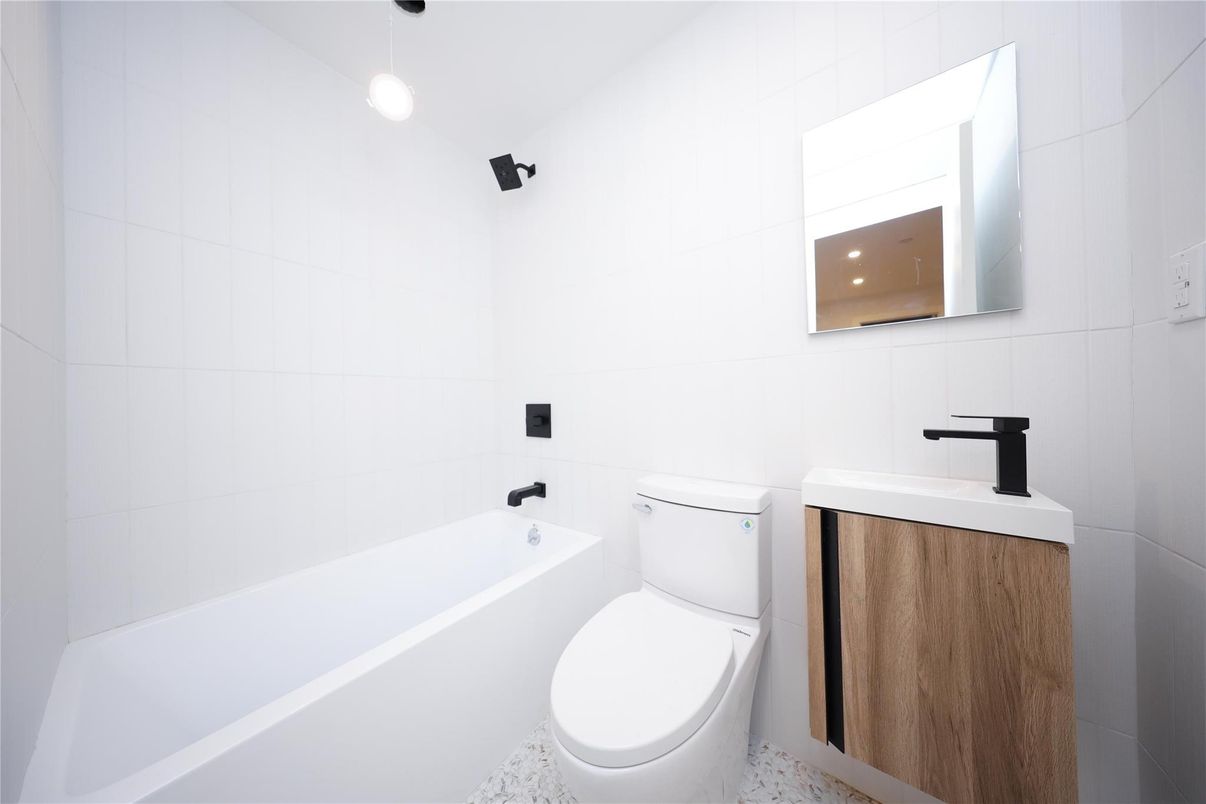 Bathroom, Interior, Pendant Lights