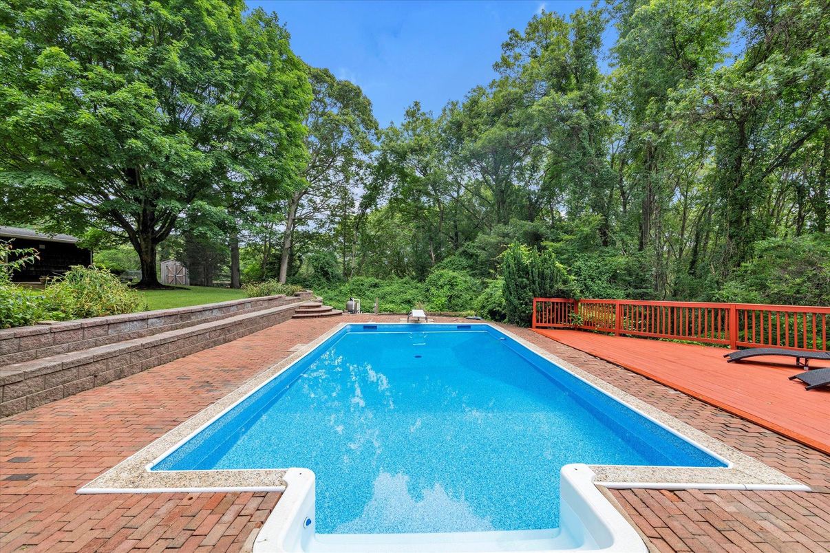 Exterior, Pool