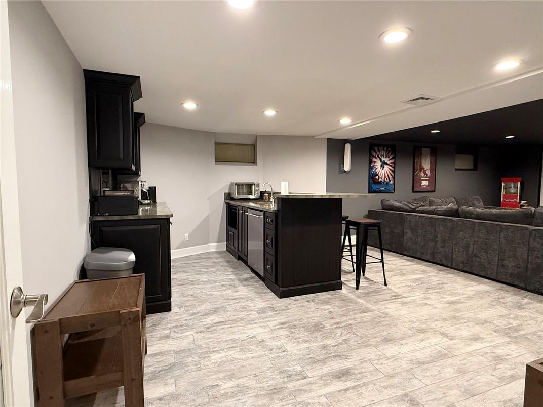 Interior, Kitchen, Living room, Recessed Lighting, Wood Texture Flooring