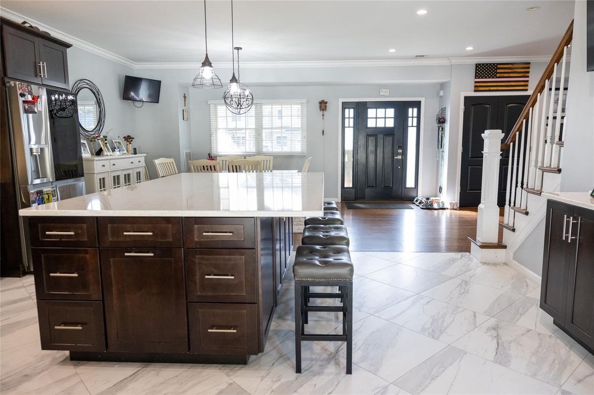 Dining room, Interior, Kitchen, Marble, Pendant Lights, Recessed Lighting