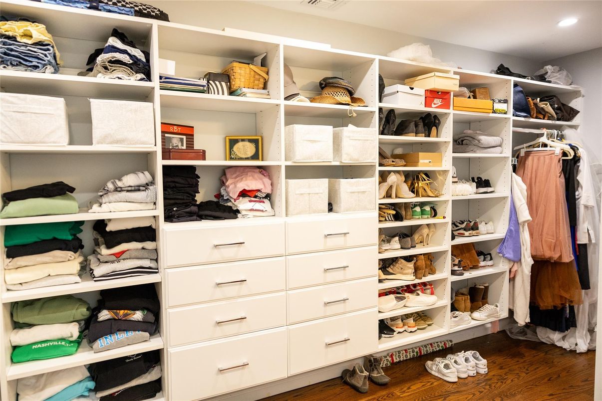 Interior, Recessed Lighting, Walk-in Closets, Wood Texture Flooring