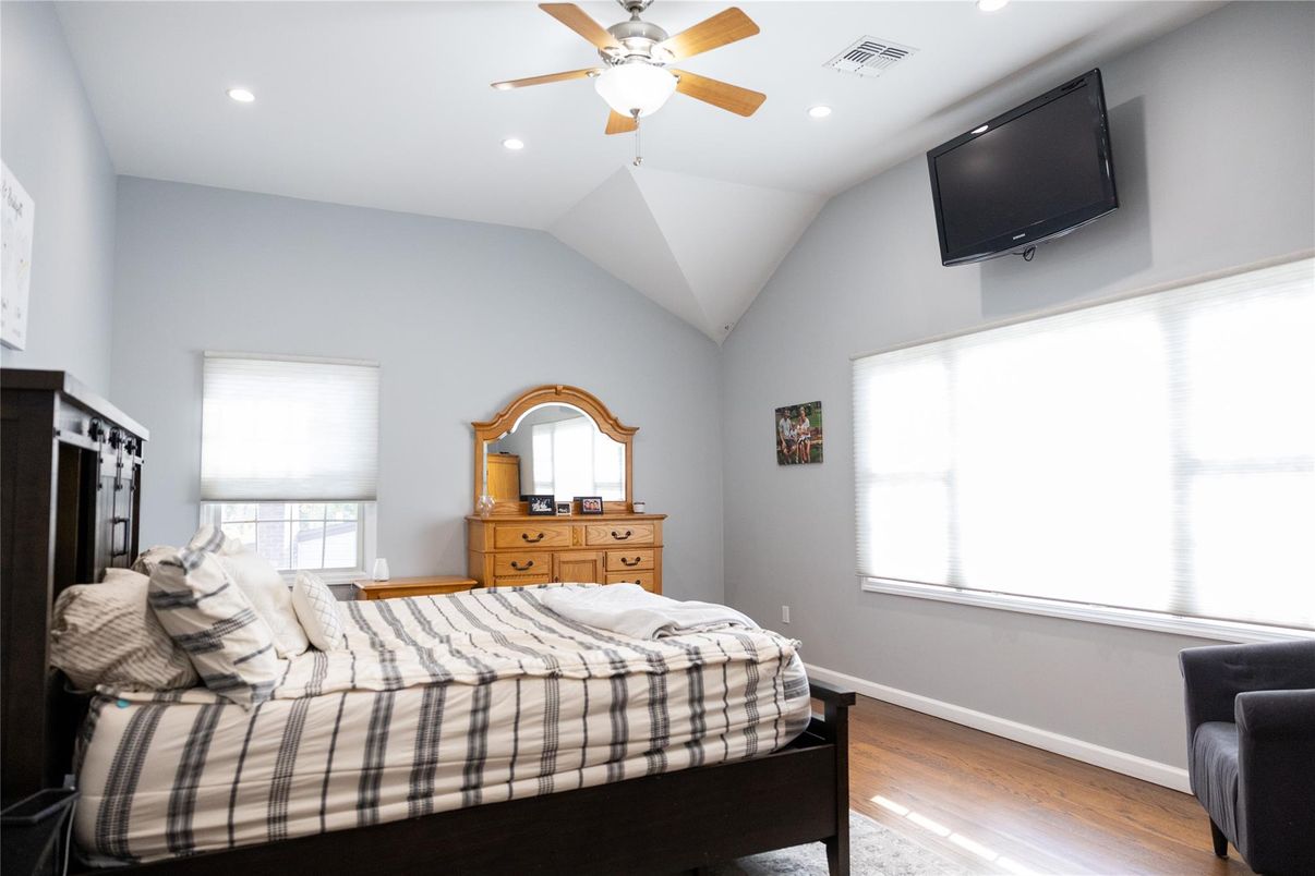 Bedroom, Interior, Recessed Lighting, Wood Texture Flooring