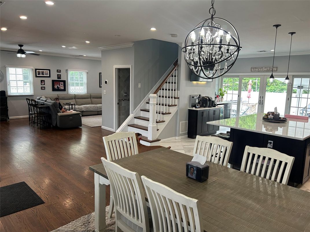 Chandelier, Dining room, Interior, Living room, Pendant Lights, Recessed Lighting, Wood Texture Flooring
