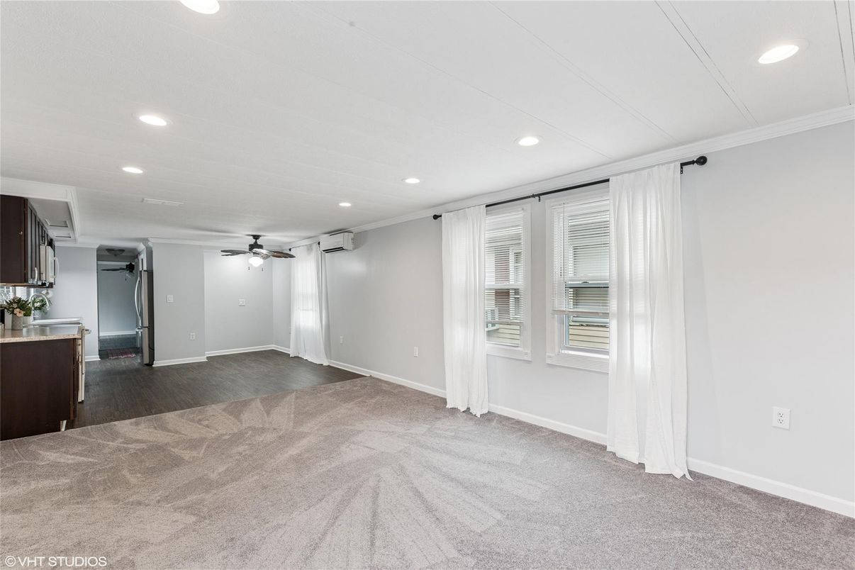 Empty room, Interior, Recessed Lighting