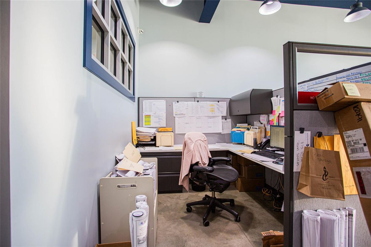 Home Office, Interior