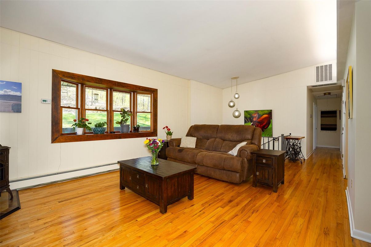Interior, Living room, Pendant Lights, Wood Texture Flooring
