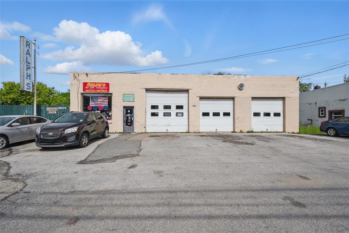 Detached Garage, Exterior