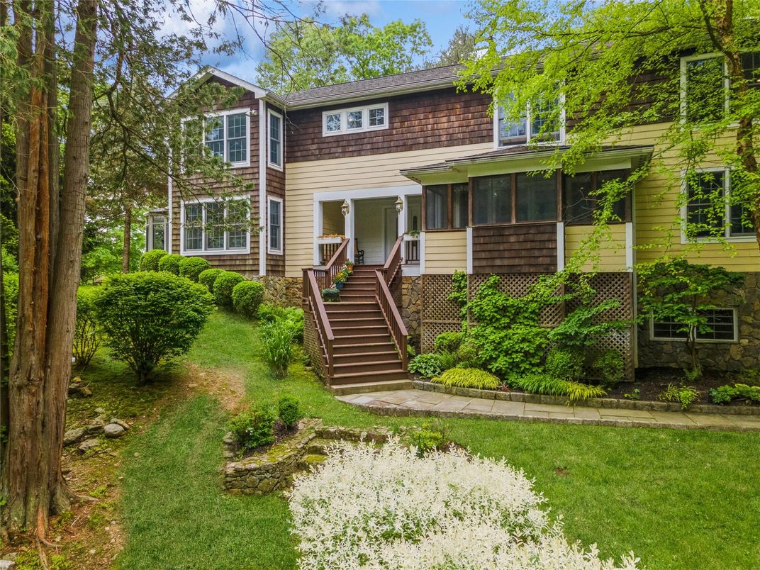 Exterior, Facade, American Foursquare