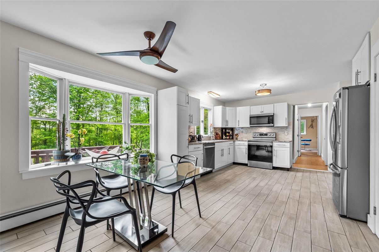 Dining room, Interior, Kitchen, Stainless Steel Appliances, Wood Texture Flooring