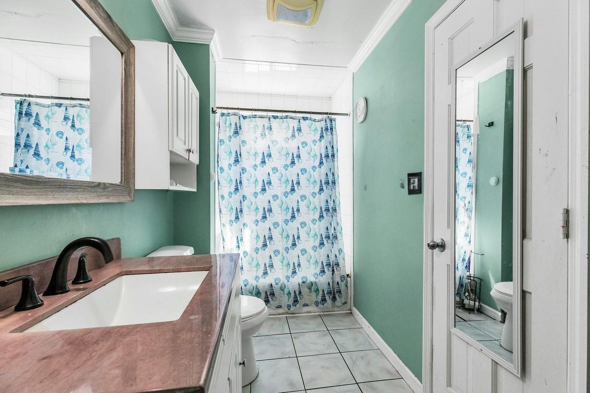 Bathroom, Interior