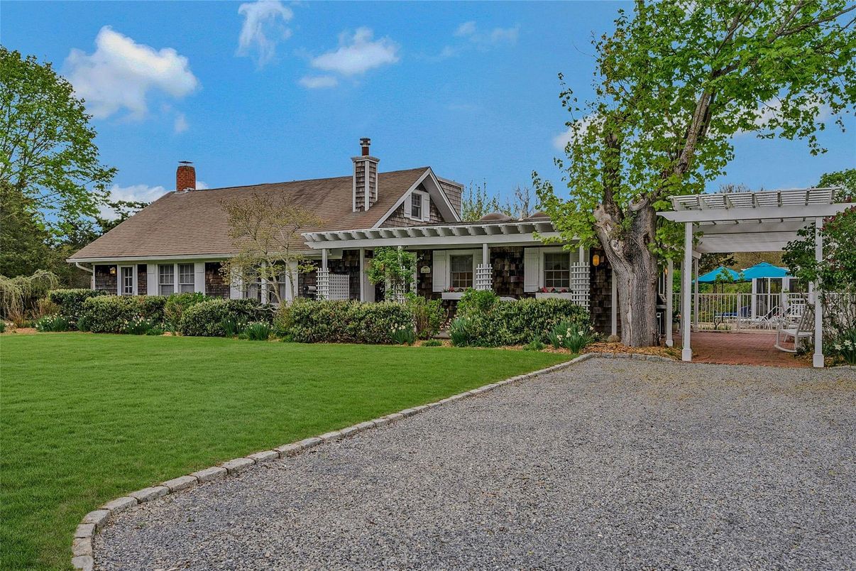 Backyard, Exterior, Facade, Cape Cod
