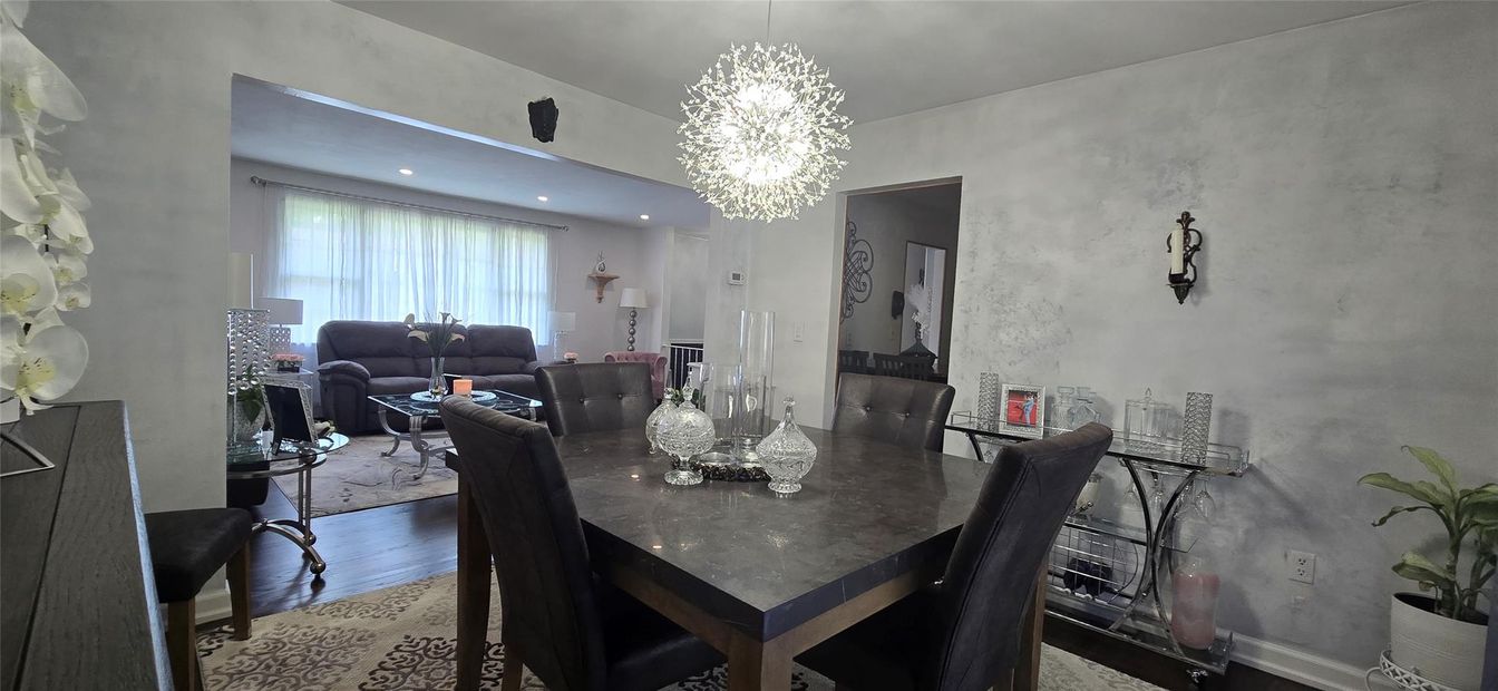 Chandelier, Dining room, Interior, Living room, Recessed Lighting, Wood Texture Flooring