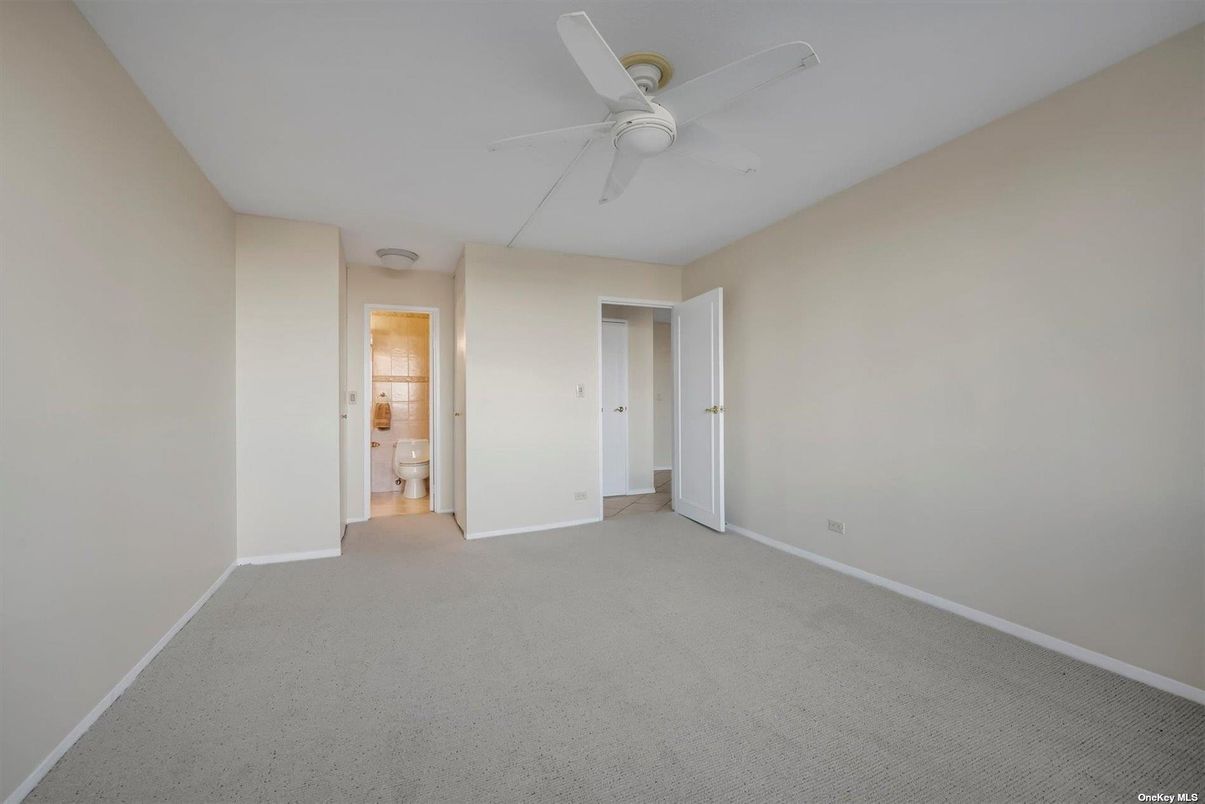 Bathroom, Empty room, Interior