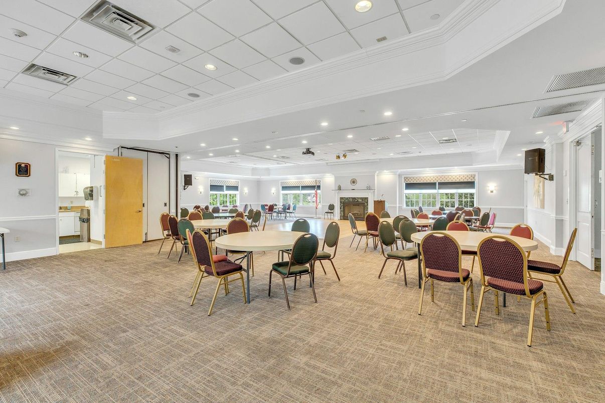 Dining room, Interior, Recessed Lighting